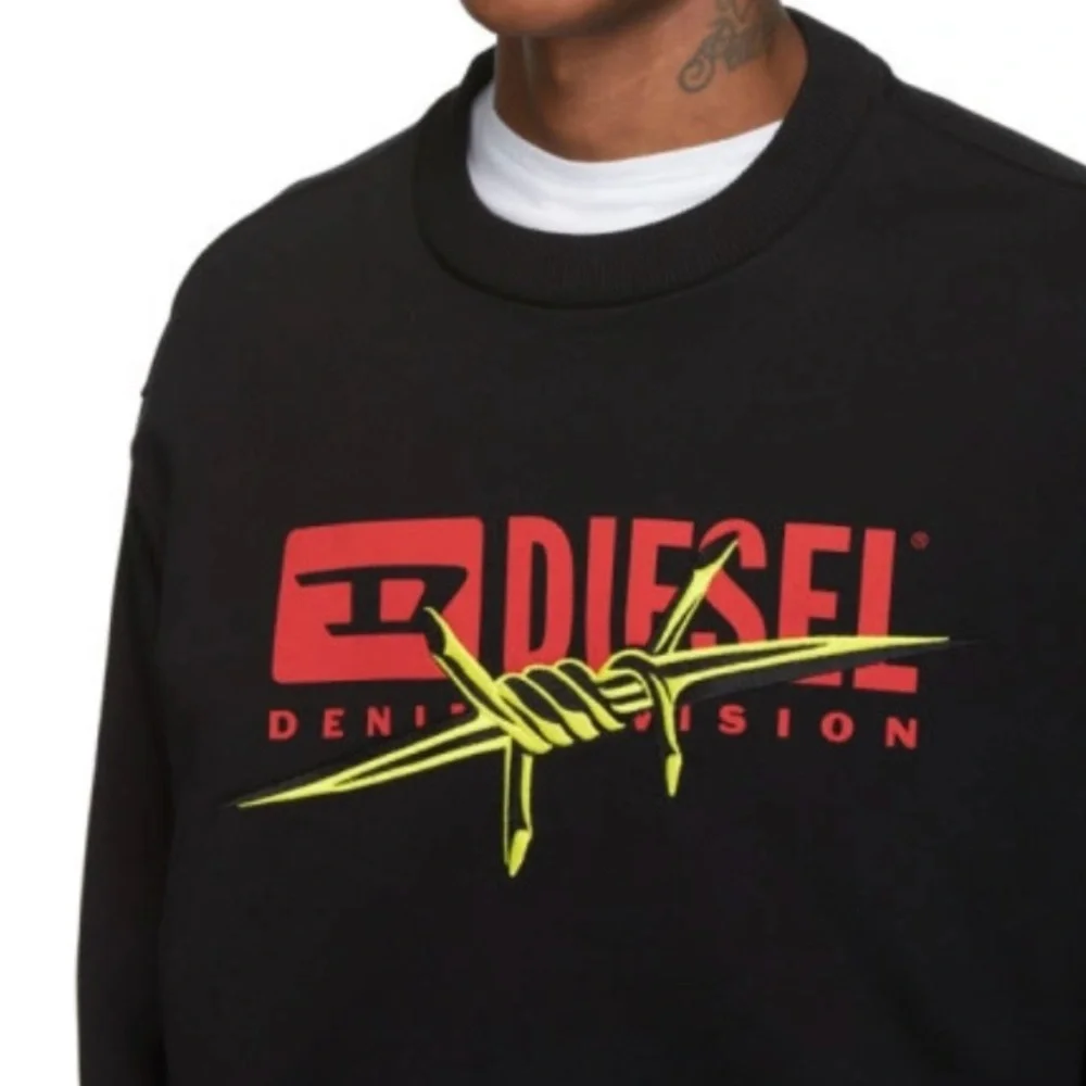 Diesel S-Bay-BX5 Sweatshirt Black Crewneck Logo Barb Wire Mens size Medium